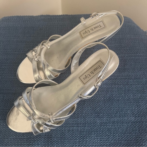 Beautiful, Touch Ups, Women’s Silver Shoes, Size 9M - Picture 3 of 5